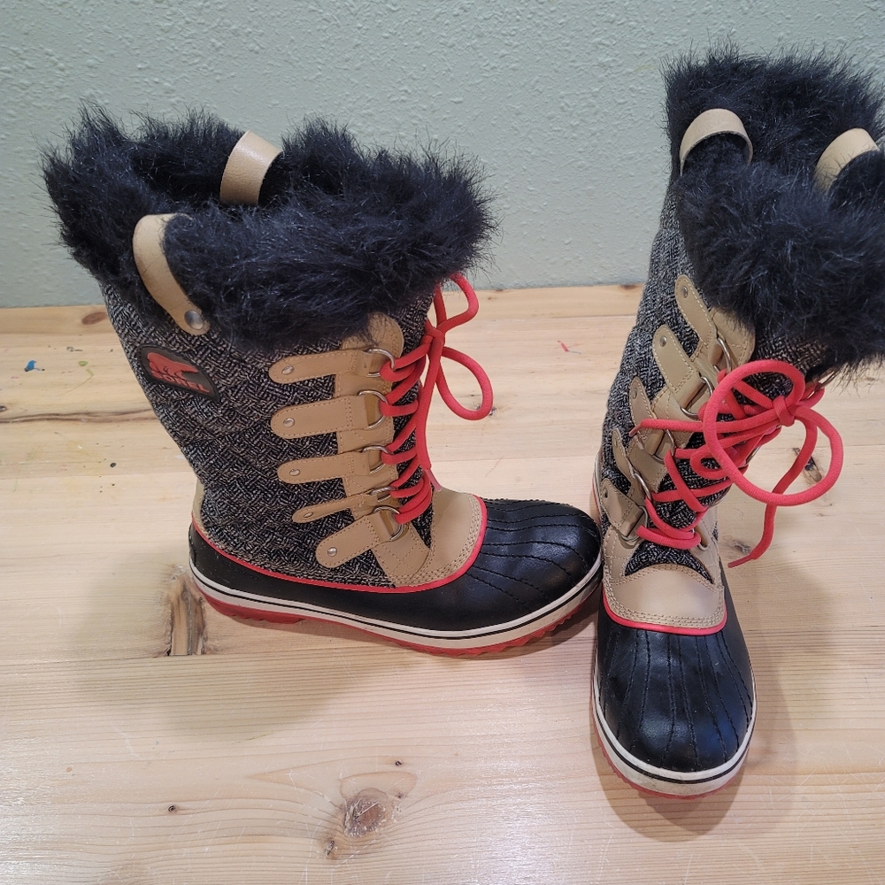 Women size 10 Joan of Arctic faux fur boots